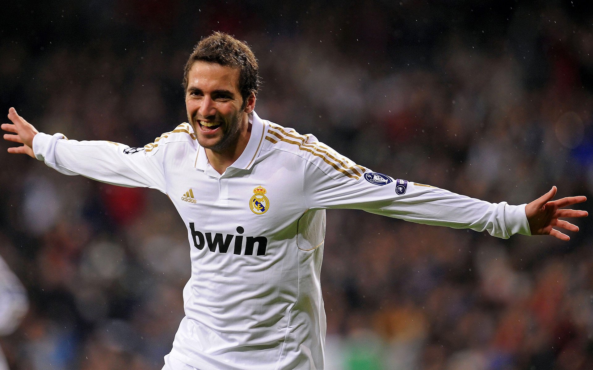  武磊赛后谦逊发言登热搜，波士顿凯尔特人绝杀费城76人引发热议